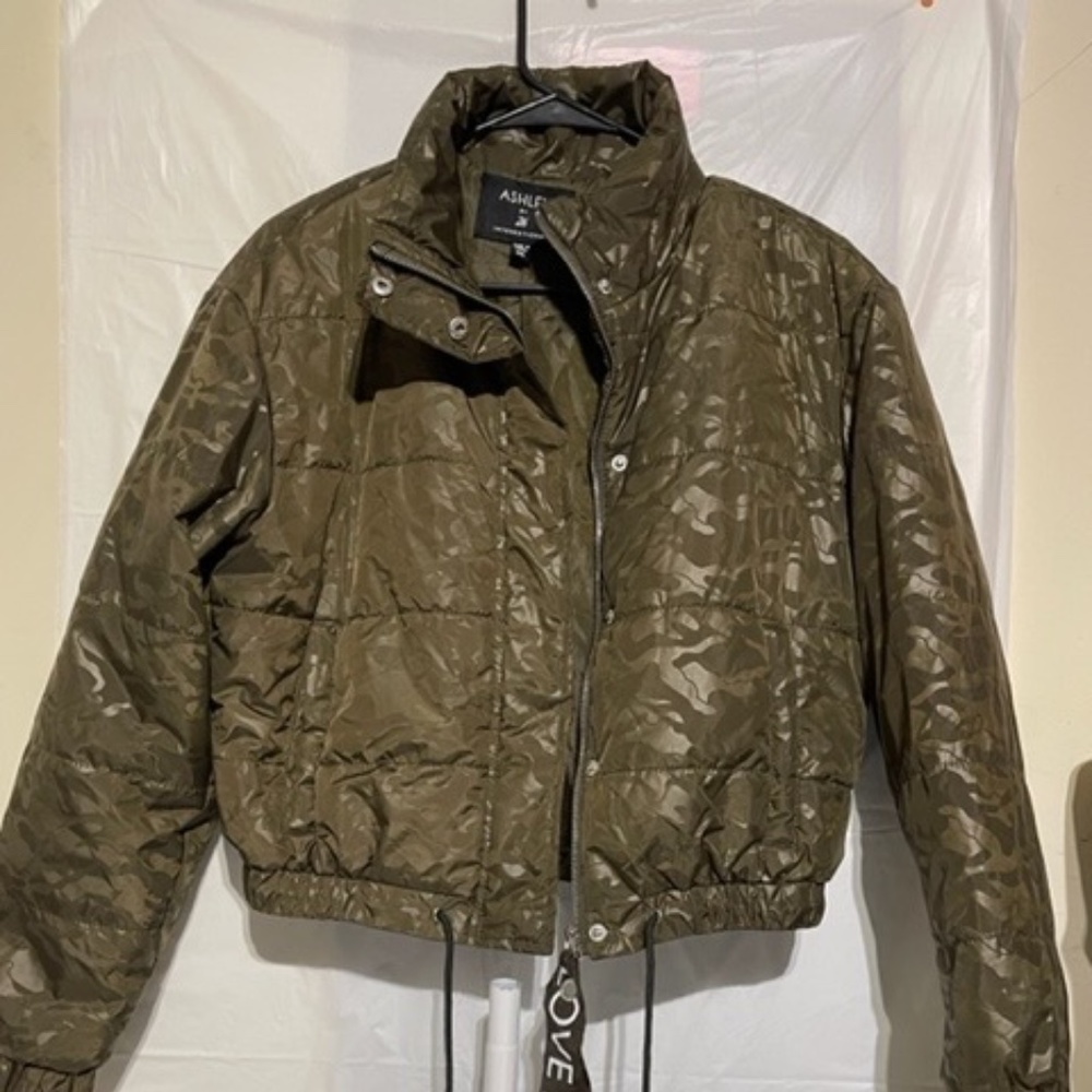 Ashley by 26 International Jacket Green Military color Nice condition